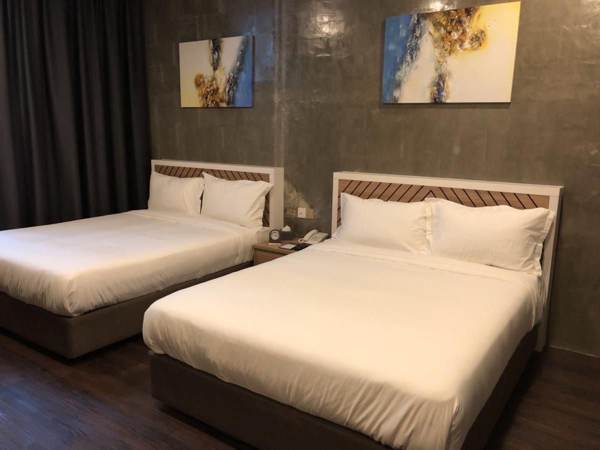 K Boutique Hotel Teluk Intan Esterno foto